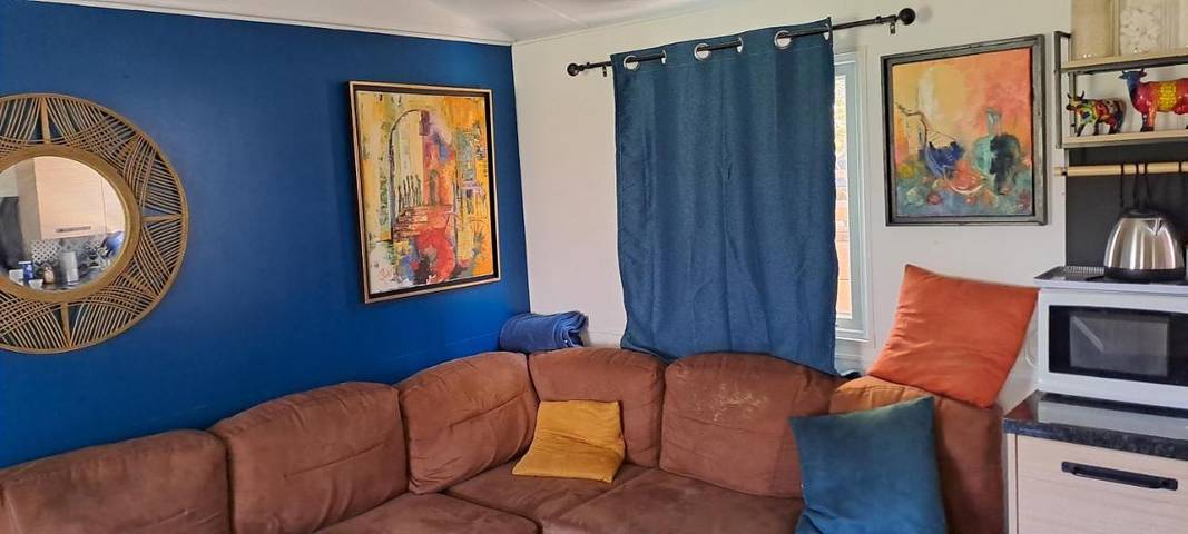 Location de vacances pour 3 personnes, avec piscine et terrasse ainsi que jardin et vue à Rocbaron - 2