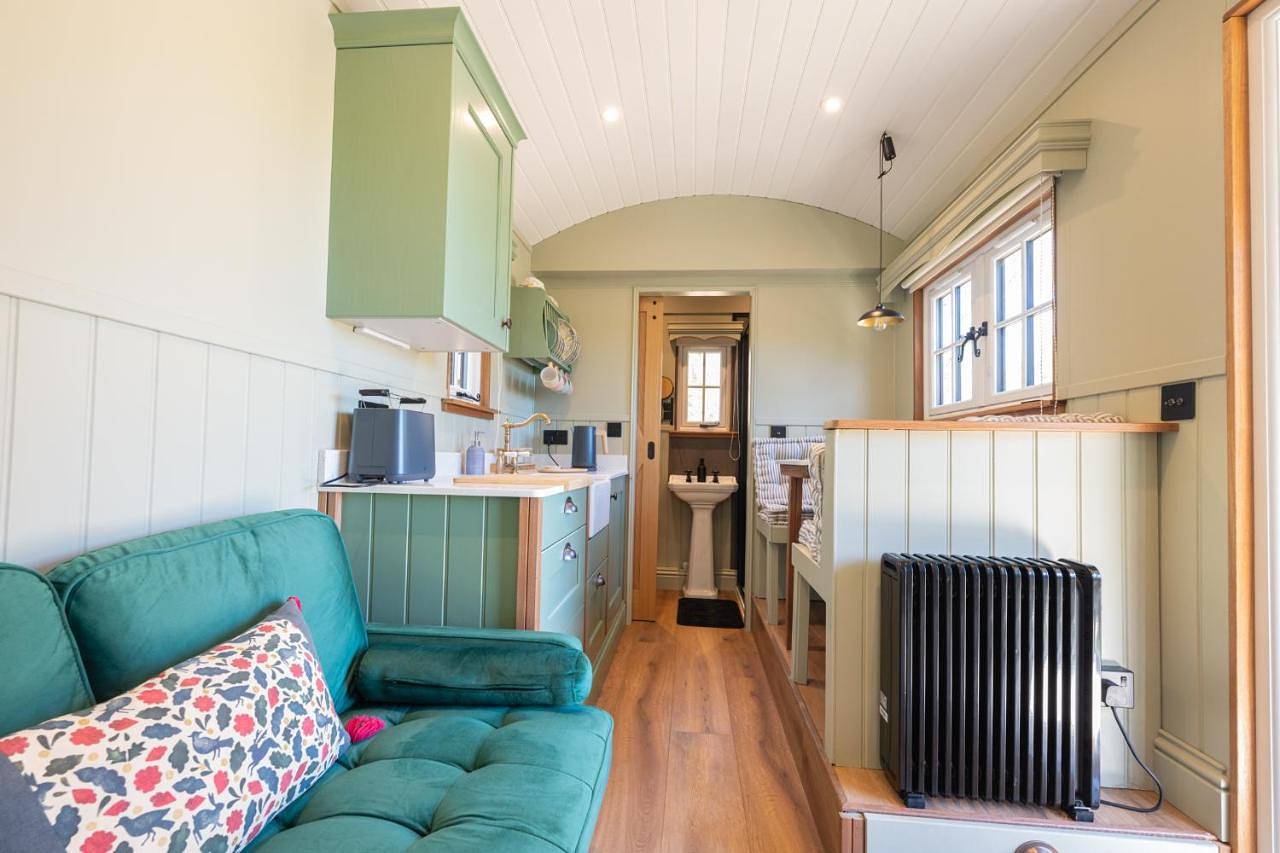 Willows Nest Cosy Shepherds Hut Near Swanage in Dorset