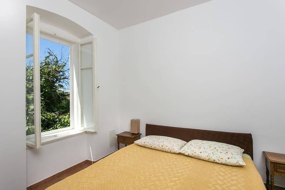 Entire apartment, Apartment Tranquilo- Two Bedroom Apartment with Garden View in Dubrovnik, Grad Dubrovnik