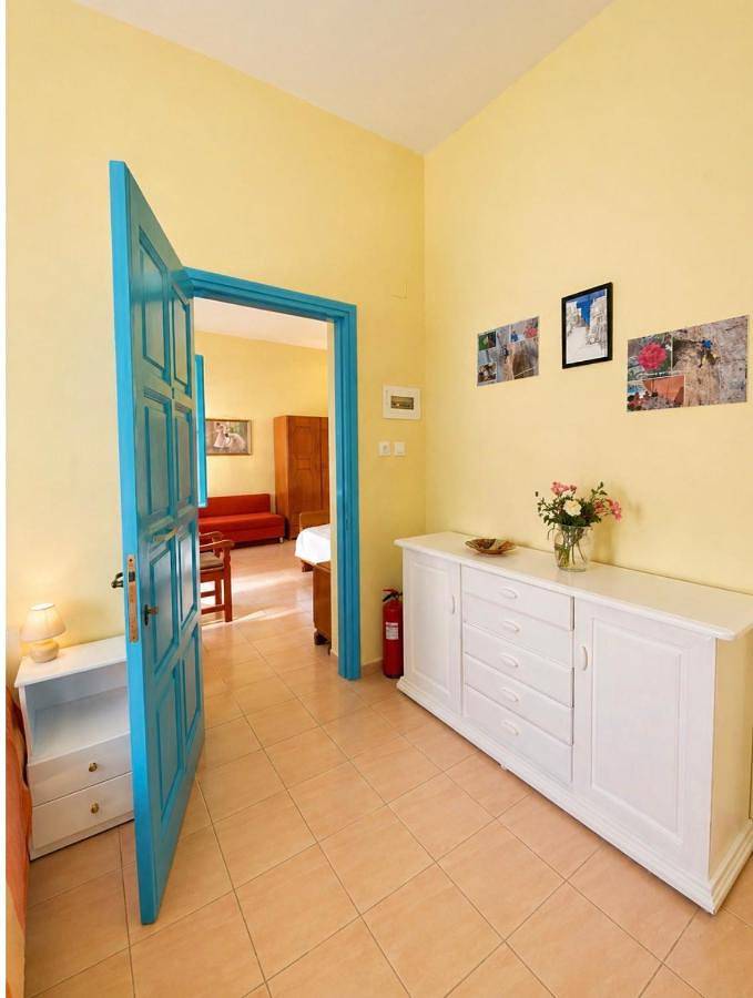 Gîte pour 5 personnes, avec balcon et vue dans Panormos - 3