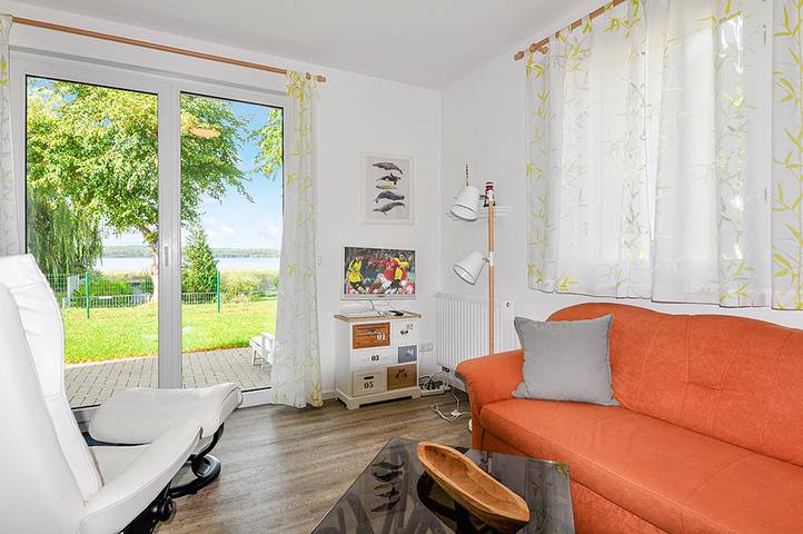 Ferienhaus für 6 Personen, mit Terrasse und Garten sowie Ausblick und Seeblick in Warin - 3