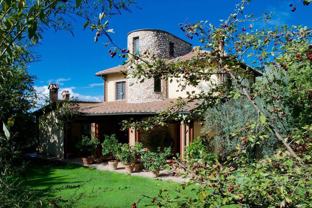 Casa vacanza a Poggio Catino a partire da 317€ a notte