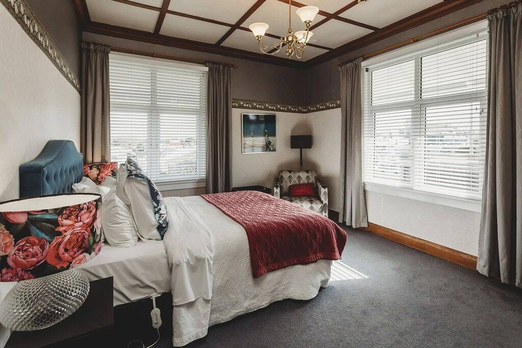 Luxurious Heritage Home in New Plymouth in New Plymouth, Taranaki