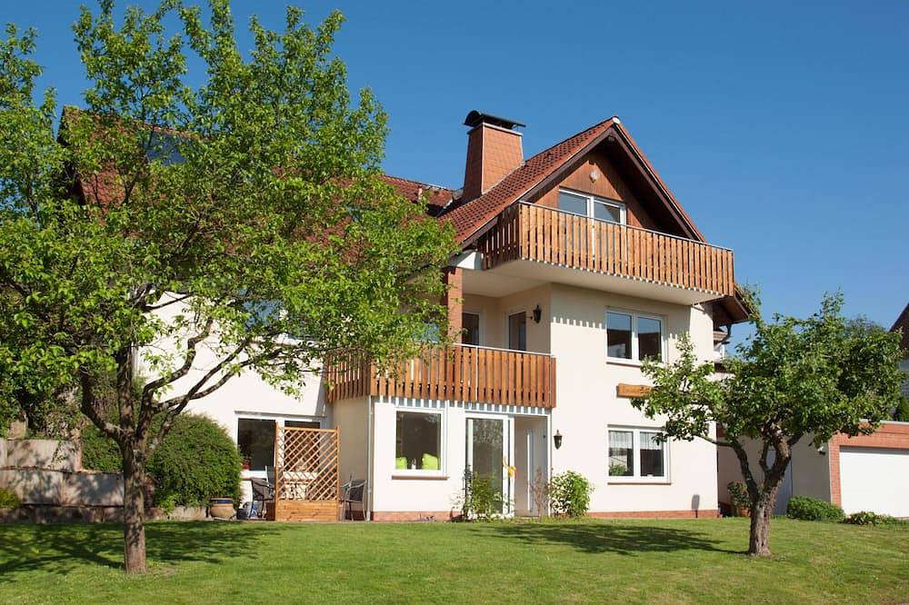 Ganze Wohnung, Komfortable Ferienwohnung mit Seeblick in Bad Arolsen, Twistesee