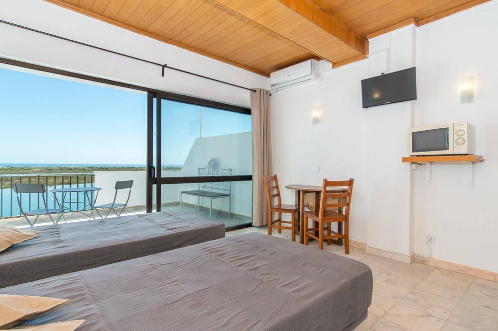 Ganze Wohnung, Studio Apartment with Sea View in Cabanas de Tavira, Praia das Cabanas