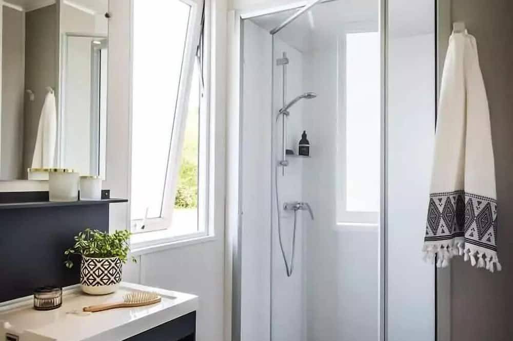 Mobilhome Living 2 chambres 4 personnes in Raguénez, Névez
