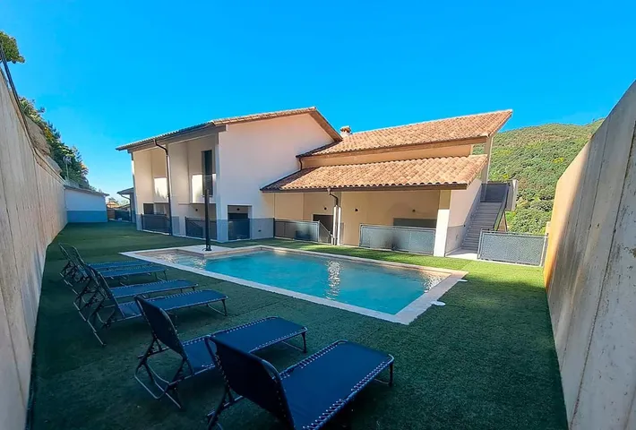 Apartamento de vacaciones para 4 personas, con jardín además de piscina y vistas - 1