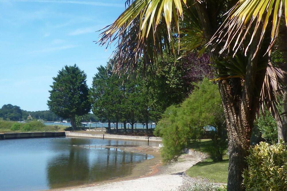 Apartamento entero, Muy hermosa dependencia en propiedad, mar y golf in Baden, Côte des Mégalithes