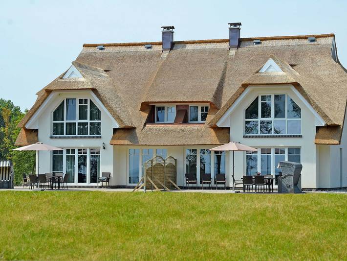 Ferienhaus für 8 Personen, mit Terrasse und Garten sowie Sauna und Ausblick in Süd-Rügen - 4