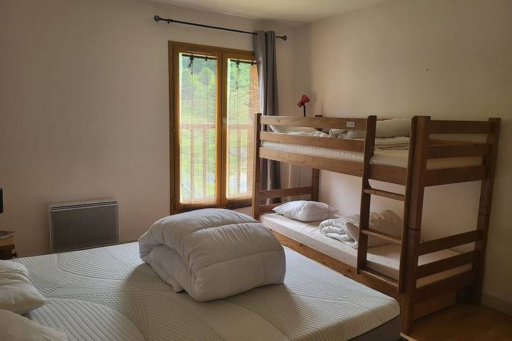 Gîte pour 6 personnes, avec piscine à Ustou - 2