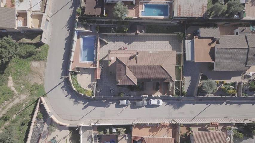 Location de vacances pour 15 personnes, avec vue ainsi que piscine et jardin, adapté aux familles à Tordera - 2