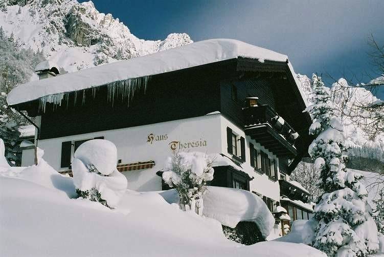 Ganze Ferienwohnung, Appartement, 4 Doppelzimmer-alle mit Du/Wc/Tv in Klösterle am Arlberg, Arlberg