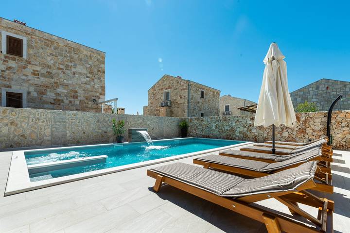 Villa für 8 Personen, mit Sauna und Garten sowie Terrasse und Whirlpool in Privlaka - 2