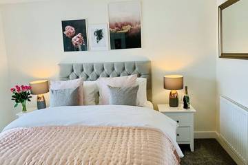 Holiday Home for 8 People in Perranporth, Cornwall, Photo 3