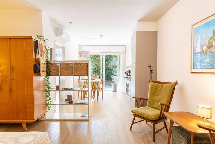 Entire apartment, GuestHost - Comfy Apartment Bardolino Garda Lake in Bardolino, Garda Mountains