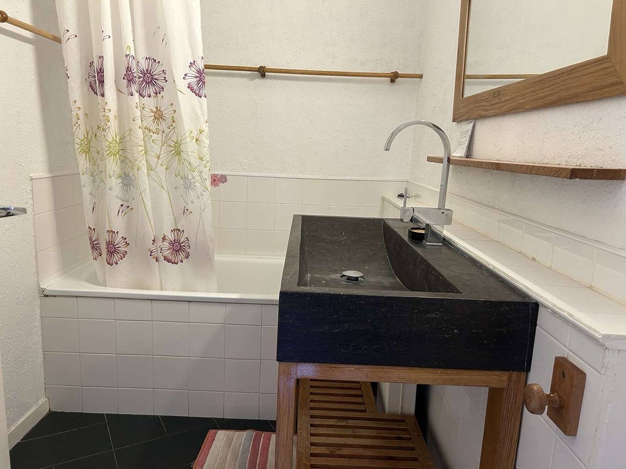 Appartement entier, Appartement Montgenèvre: 6 pers, 2 ch + coin montagne, balcon, parking, prox commerces in Montgenèvre, Région de Briançon
