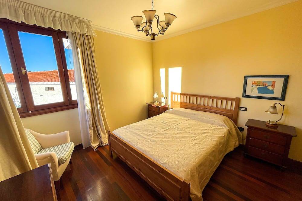 Chalet de típica arquitectura canaria in Fontanales, Moya