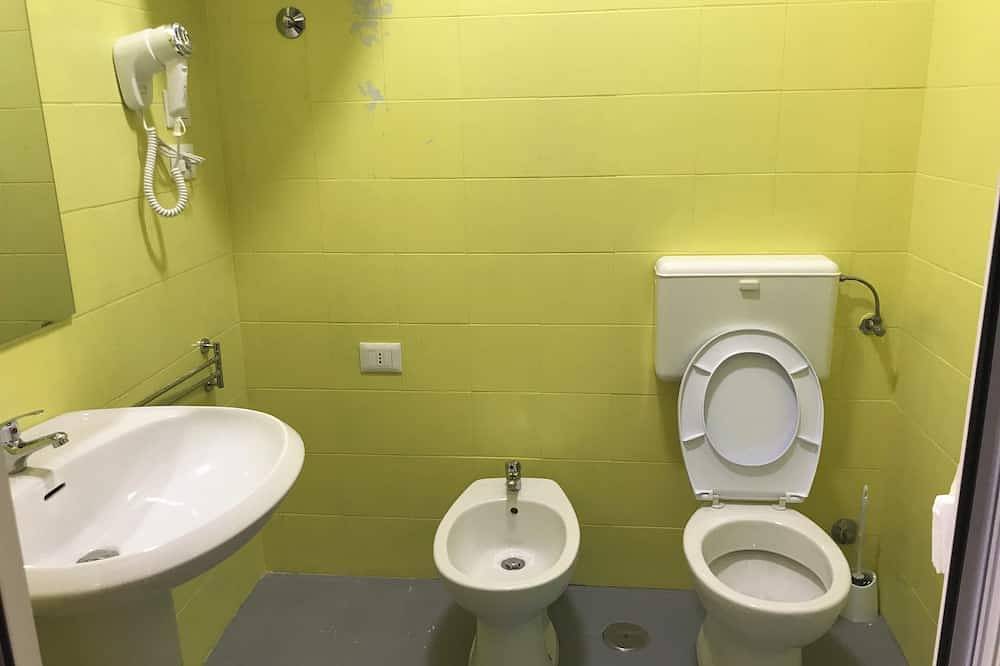 Villa nel centro di Brindisi, 5 minuti stazione e 15 aeroporto e porto in Brindisi, Salento