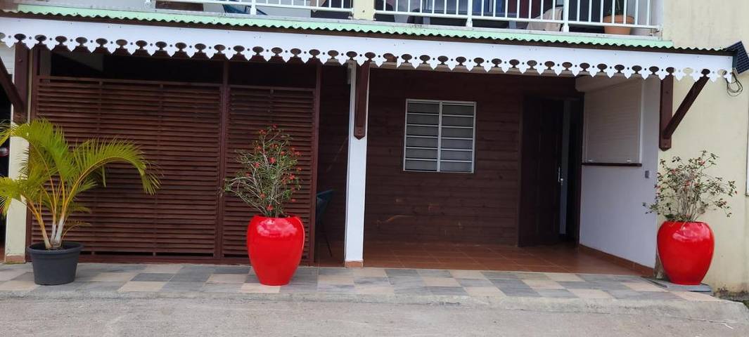 Appartement de vacances pour 4 personnes, avec vue et jardin