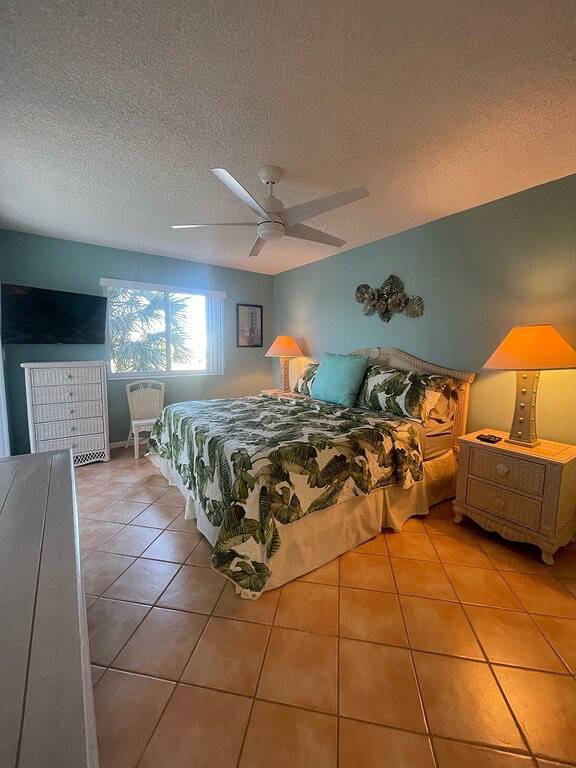 Ganze Wohnung, Resort Living: Heated Pools, Tennis, On-Site Tiki Bar, 10 Min Walk To The Beach! in Jupiter, Palm Beach County