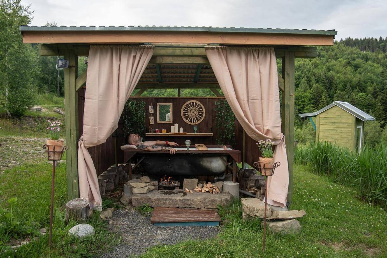 Resetówka nr 1 - chatka na odludziu z mega widokami & leśne Spa in Jaszczurowa (województwo małopolskie), Małopolska