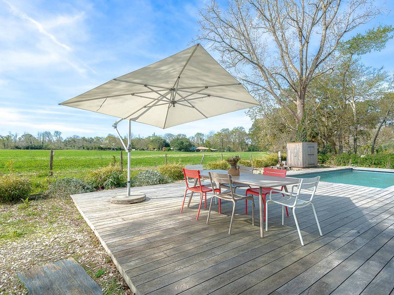 Luxuriöse Villa mit beheiztem Pool, moderner Küche, Kunstwerken, Nähe Strand und Waldwege in Seignosse, Côte d’Argent