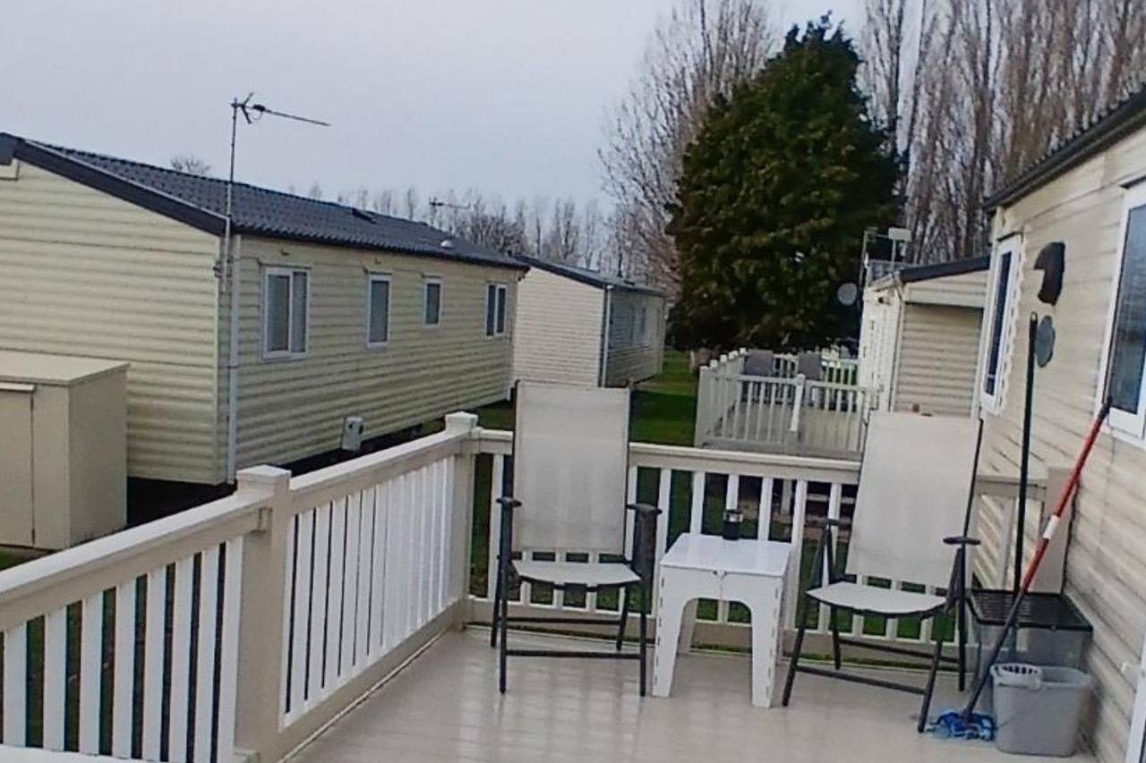 Delightful 2 bedroom caravan Manor Park Hunstanton in Hunstanton, Norfolk Coast
