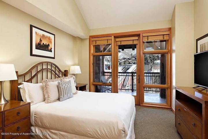 Vacation rental for 8 people, with balcony and hot tub in Snowmass Village
