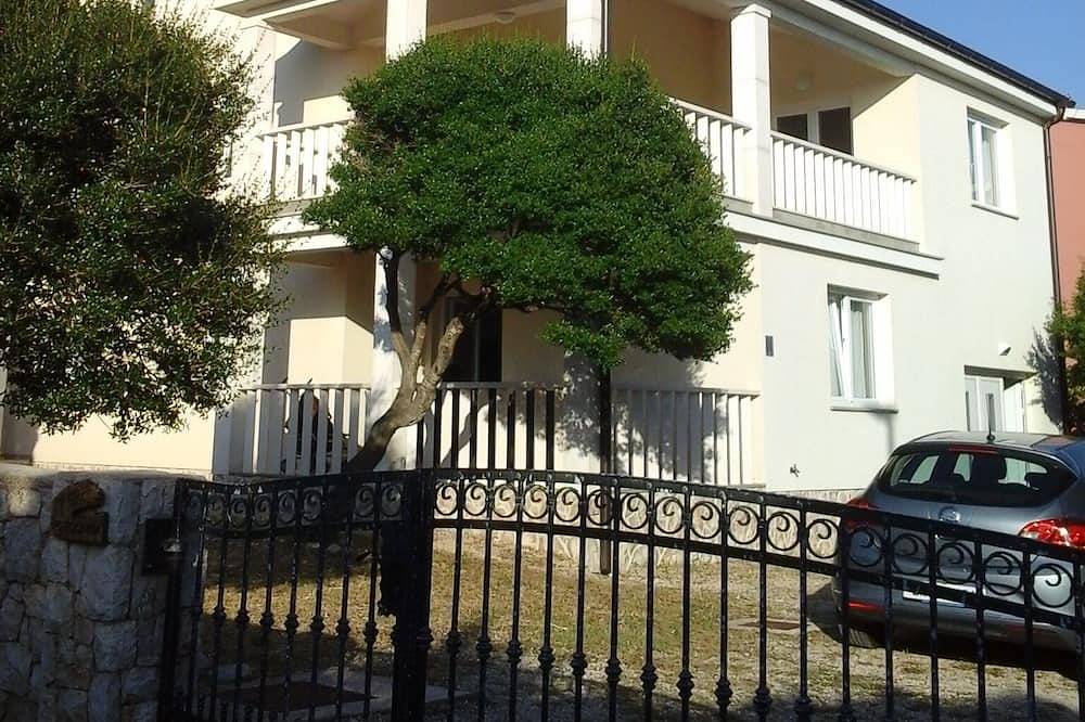 Ganze Wohnung, Sehr schöne Lage , 80 m bis zu Strand, Kinderfreundlich in Novalja, Pag