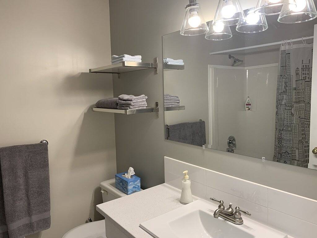 Victoria St Str in Peachland Bc - 5 mins from the beach in Peachland, Regional District of Central Okanagan