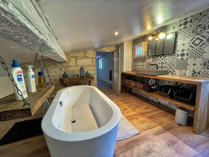 Location de vacances pour 8 personnes, avec vue et jardin à Lormont - 2