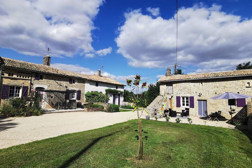 Les Gites de la Roche Élie - Chez Léonie & Théophile in Rom, Région de Niort
