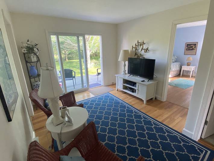 Vacation rental for 8 people, with balcony and yard, with pets in Nantucket Island