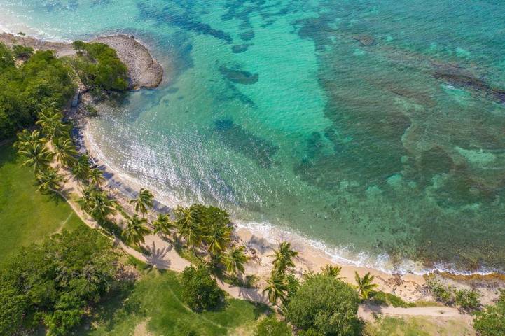 Hôtel pour 4 personnes, avec vue et piscine ainsi que jardin et bassin pour enfant dans Anse Corps de Garde - 2