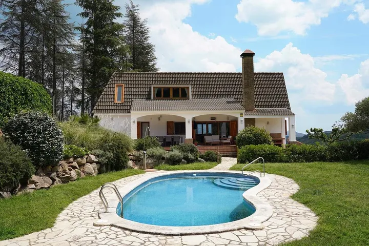 Chalet para 14 personas, con jacuzzi además de piscina y jardín - 1