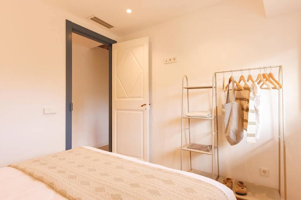Appartamento intero, Bravissimo St Clara Penthouse 1, with 3-bedrooms, near Plaça de la Independència in Girona, Gironès