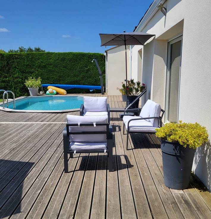Gîte pour 6 personnes, avec piscine et jacuzzi ainsi que jardin et terrasse à La Salvetat-Belmontet