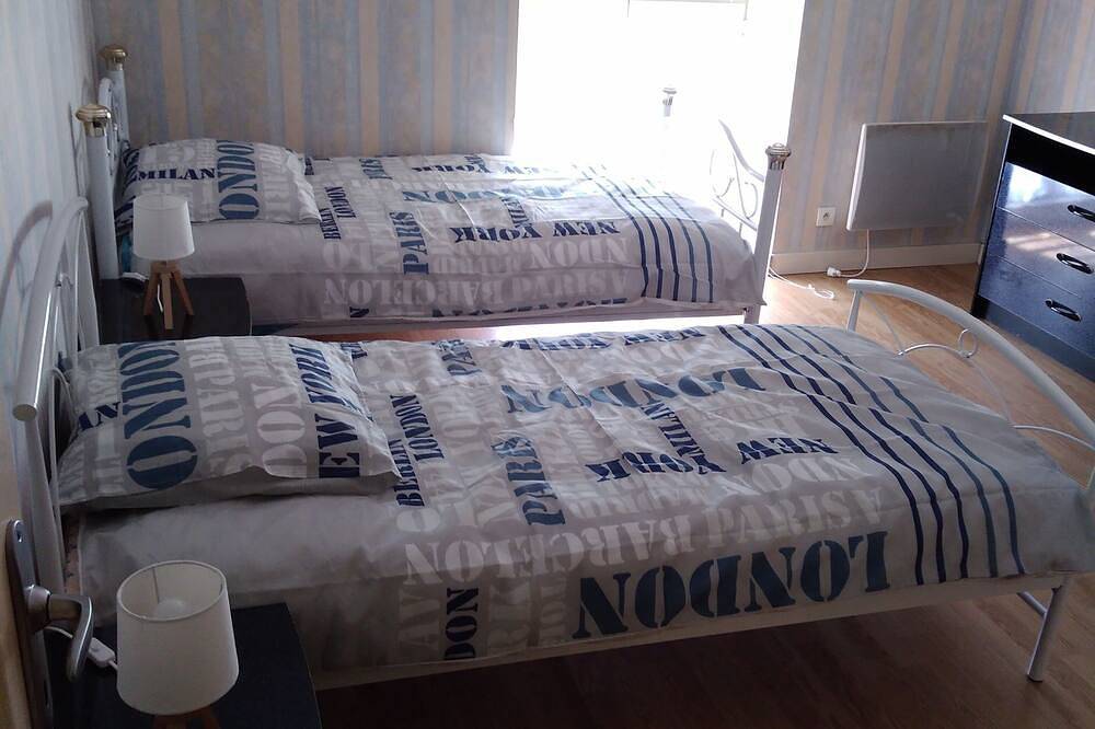 Large independent apartment in Saint-Claude (Jura), Parc naturel régional du Haut-Jura