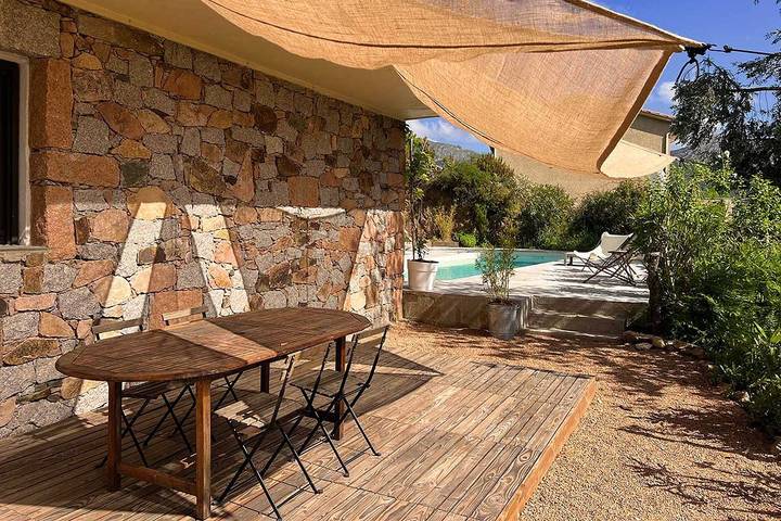 Appartement de vacances pour 4 personnes, avec piscine ainsi que jardin et terrasse