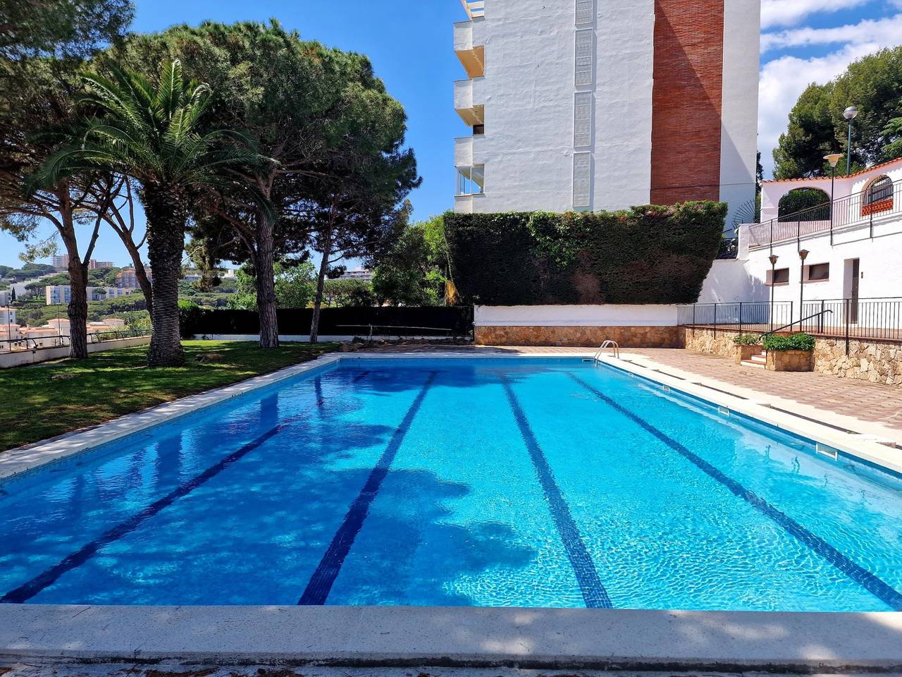 Entire vacation apartment, Apartment with incredible views and a communal pool in Sant Feliu de Guíxols, Costa Brava