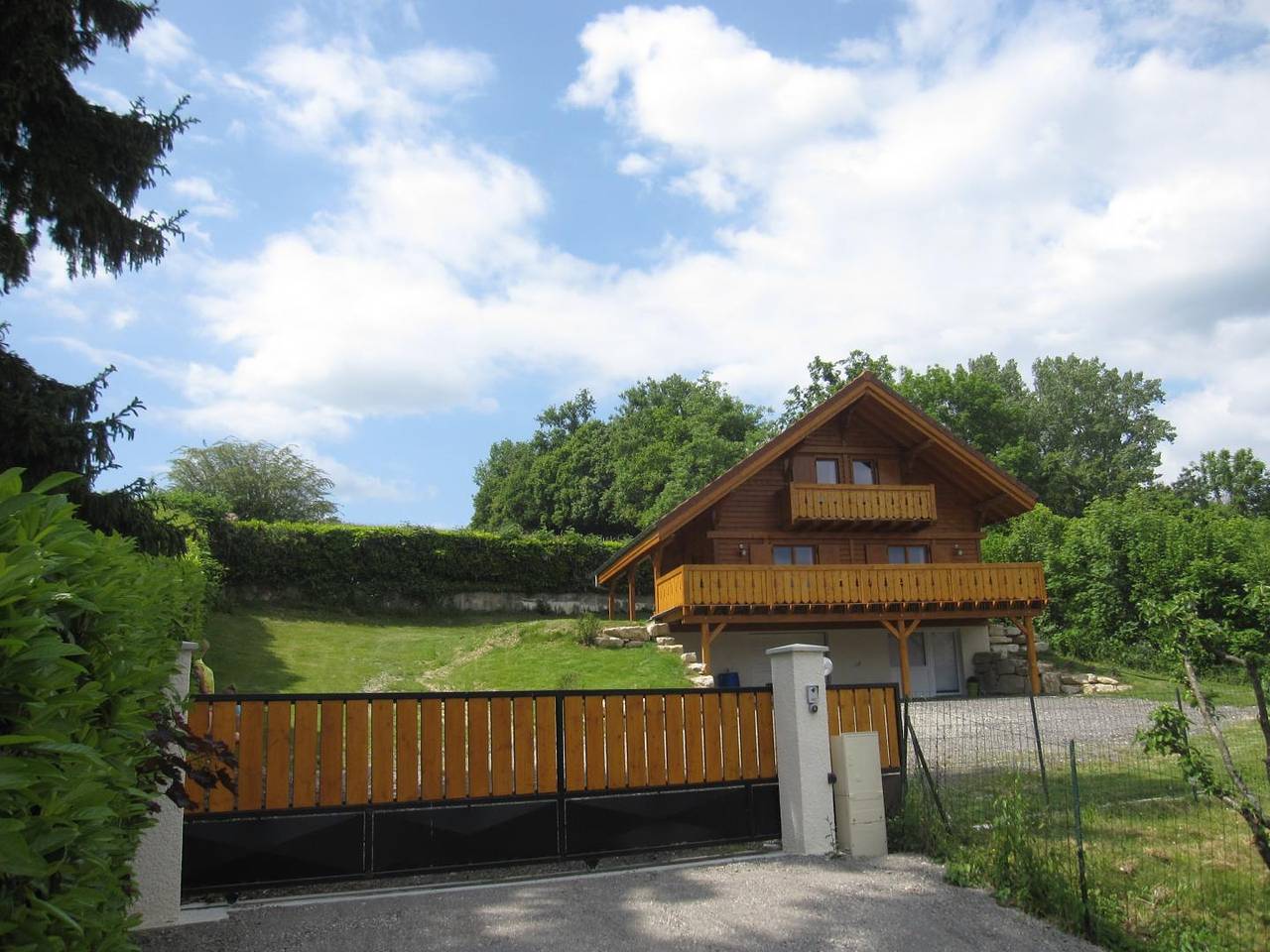 Le Chalet du Lac in Paladru, Lac de Paladru