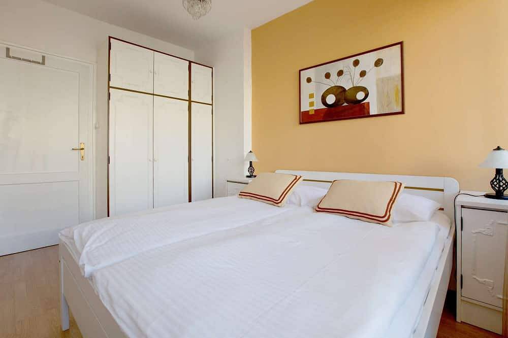 Geheel appartement, One bedroom apartment with terrace and park view in Zagreb, Zagreb en omgeving
