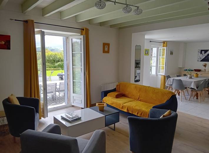 Gîte pour 7 personnes, avec Terrasse et Jardin