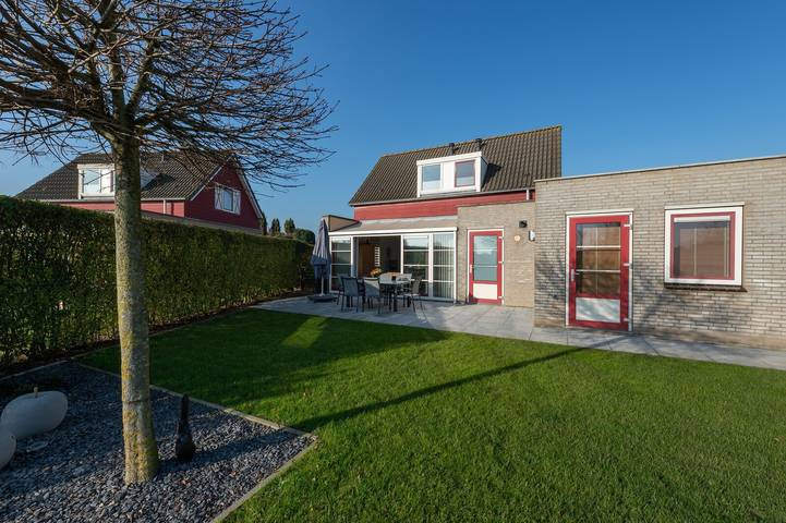 Villa für 6 Personen, mit Sauna und Garten sowie Terrasse und Seeblick - 1