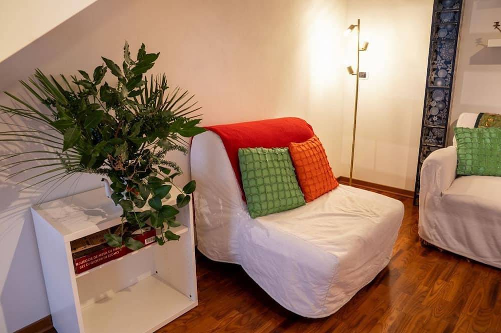 Geheel appartement, Guesthost - A cozy and practical apartment of approximately 70 square meters, perfect for three people, located on the second floor of a renovated historic building (No elevator).The property is located in the heart of Ravenna, right in the historic cent in Ravenna, Provincie Ravenna