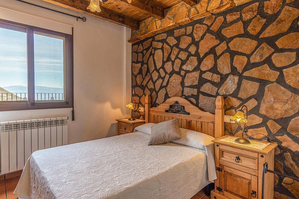 Awesome home in Mecina Bombarón in Mecina Bombarón, Alpujarra de la Sierra