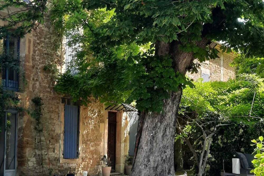 Charming 18th-century farmhouse in Althen-des-Paluds, Vaucluse