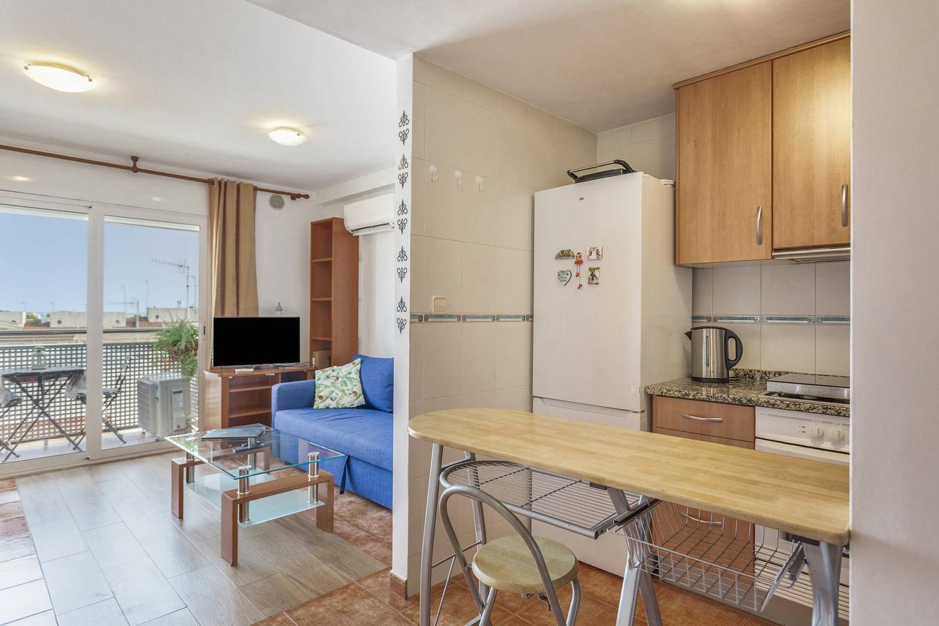Apartamento entero, Apartamento 'Berni's House Palafolls' con vistas al mar, terraza privada y aire acondicionado in Palafolls, Costa del Maresme
