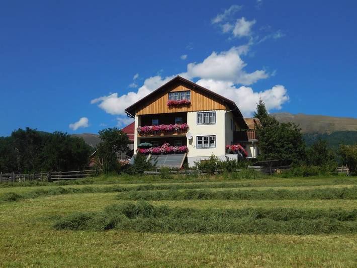 Ferienwohnung für 4 Personen, mit Garten und Balkon, kinderfreundlich