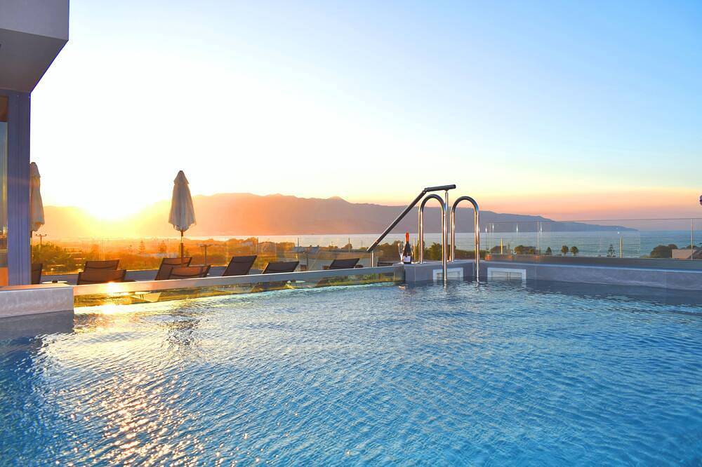 Naval villa-Panoramic sea view villa with heated  roof pool in Tavronitis, Chania und Umgebung